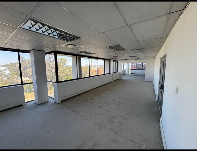444M² SHOWROOM TO LET IN KRAMERVILLE